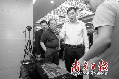 �^��F(tu��n)����һ�����K����Ϣ���g(sh��)���޹�˾�w�(y��n)ԓ��˾�_�l(f��)�ġ�ˢĘ�����g(sh��)��