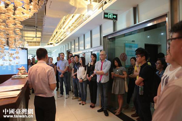 兩岸青創(chuàng)產(chǎn)業(yè)園區(qū)發(fā)展研討會參訪團參訪北京創(chuàng)業(yè)公社 兩岸青創(chuàng)產(chǎn)業(yè)園區(qū)發(fā)展研討會參訪團參訪北京創(chuàng)業(yè)公社