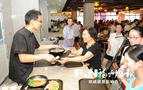 臺(tái)灣青年組團(tuán)開(kāi)美食城:在福州種下夢(mèng)想創(chuàng)出品牌 臺(tái)灣青年組團(tuán)開(kāi)美食城:在福州種下夢(mèng)想創(chuàng)出品牌