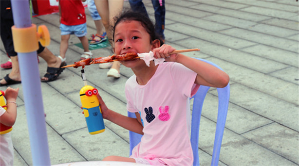 6��11�����ԡ�ζ�����A�����h�ɰ��������}�ăɰ���ɫ�R��(hu��)�ڏB�T�_����6�µďB�T������