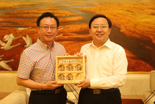 申長(zhǎng)友會(huì)見(jiàn)臺(tái)灣臺(tái)東經(jīng)貿(mào)交流考察團(tuán)一行 申長(zhǎng)友會(huì)見(jiàn)臺(tái)灣臺(tái)東經(jīng)貿(mào)交流考察團(tuán)一行