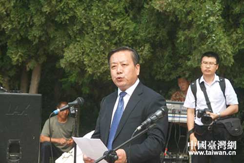 威海市臺(tái)辦主任于連波主持儀式 威海市臺(tái)辦主任于連波主持儀式