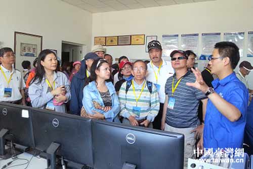 百名臺(tái)商參觀甘肅中電酒泉風(fēng)力發(fā)電有限公司 百名臺(tái)商參觀甘肅中電酒泉風(fēng)力發(fā)電有限公司