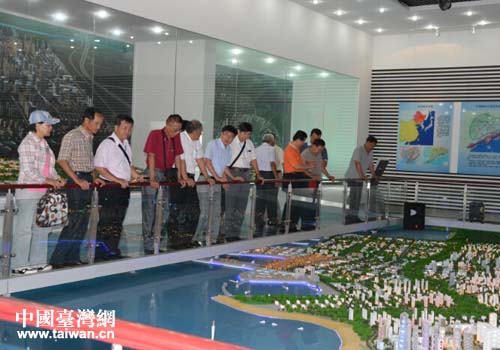 臺南市代表團(tuán)考察遼寧大連莊河現(xiàn)代農(nóng)業(yè) 臺南市代表團(tuán)考察遼寧大連莊河現(xiàn)代農(nóng)業(yè)