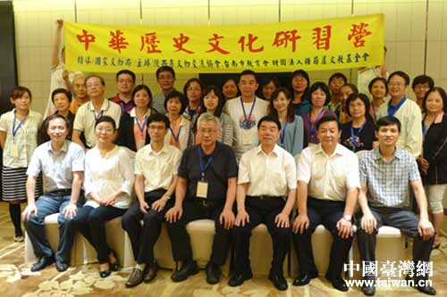 參加研習營活動的全體成員合影 參加研習營活動的全體成員合影