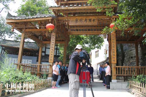 到開(kāi)陽(yáng)縣十里畫(huà)廊景區(qū)水頭布依村寨拍攝 到開(kāi)陽(yáng)縣十里畫(huà)廊景區(qū)水頭布依村寨拍攝