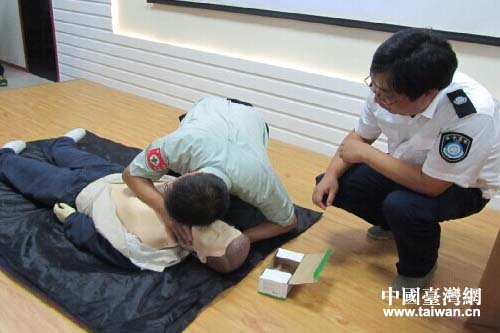 �_(t��i)�󻴰�����ʳƷ���޹�˾���S�L(zh��ng)�֖|�s�������t(y��)����ָ��(d��o)���M(j��n)�м��ȼ����w�(y��n)