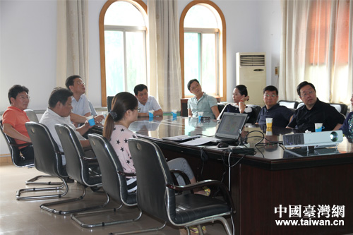 聽取黃土崖濕地公園規(guī)劃建設(shè)情況介紹 聽取黃土崖濕地公園規(guī)劃建設(shè)情況介紹