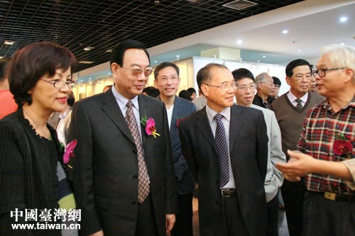 �����f(xi��)�~����ϯ�c�ɰ���(sh��)���Ҵ�����ͬ���^��չ��