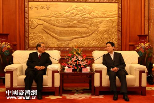 四川省副省長(zhǎng)甘霖會(huì)見(jiàn)臺(tái)灣臺(tái)中商業(yè)銀行股份有限公司董事長(zhǎng)蘇金豐 四川省副省長(zhǎng)甘霖會(huì)見(jiàn)臺(tái)灣臺(tái)中商業(yè)銀行股份有限公司董事長(zhǎng)蘇金豐