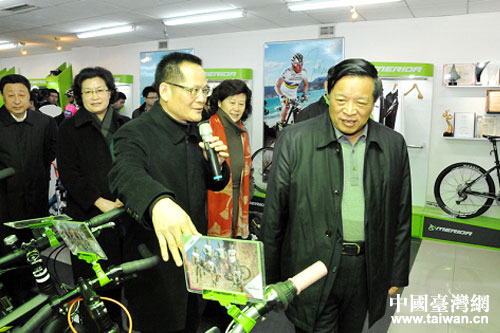 省委常委顏世元在德州走訪美利達(dá)自行車(山東)有限公司 省委常委顏世元在德州走訪美利達(dá)自行車(山東)有限公司