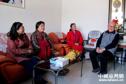 臺(tái)胞代表參與看望老臺(tái)胞曾建成 臺(tái)胞代表參與看望老臺(tái)胞曾建成