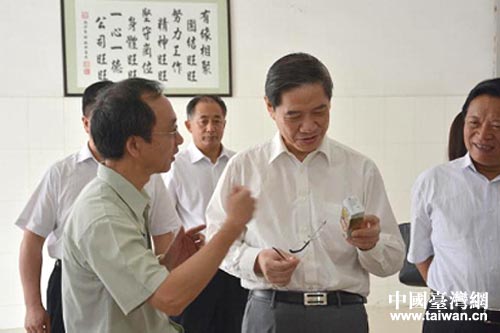 張志軍主任考察調(diào)研臺資企業(yè)生產(chǎn)情況 張志軍主任考察調(diào)研臺資企業(yè)生產(chǎn)情況