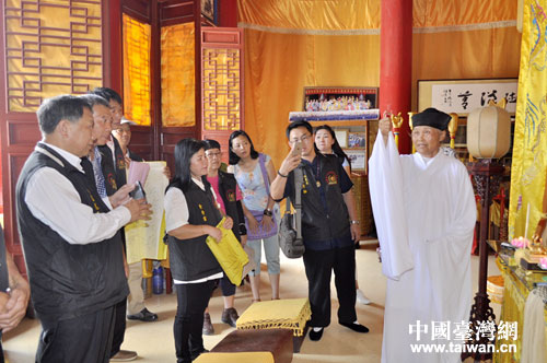 .與明道宮李玉榮道長交流道教禮儀 .與明道宮李玉榮道長交流道教禮儀