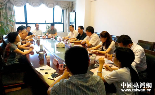 北京市臺(tái)聯(lián)一行到訪江蘇省臺(tái)聯(lián)進(jìn)行座談?dòng)懻? alt=