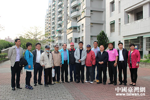 考察團一行在臺南長榮里考察交流 考察團一行在臺南長榮里考察交流