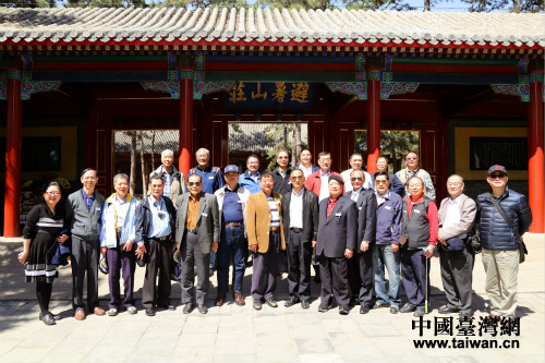 參訪團(tuán)到承德避暑山莊參觀 參訪團(tuán)到承德避暑山莊參觀