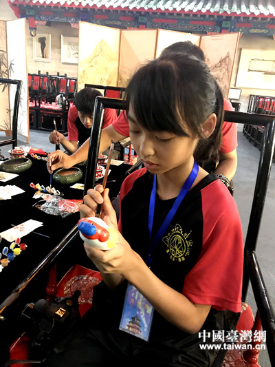 臺東縣海端小學學生繪制老北京兔爺 臺東縣海端小學學生繪制老北京兔爺