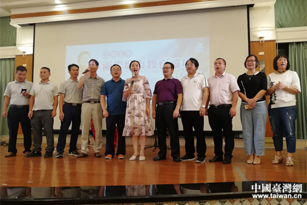 ����F�ݳ����׸���չʾë�����L(f��ng)��