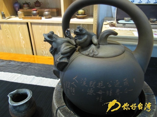 臺灣館呈現(xiàn)創(chuàng)意精品陶瓷工藝搶眼球 臺灣館呈現(xiàn)創(chuàng)意精品陶瓷工藝搶眼球