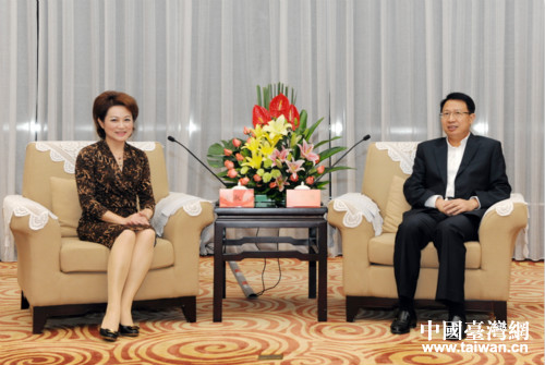 ��Ԫ��(qi��ng)��ӛ��(hu��)Ҋ(ji��n)���x�ЋD(li��n)��(hu��)���L�F(tu��n)һ��