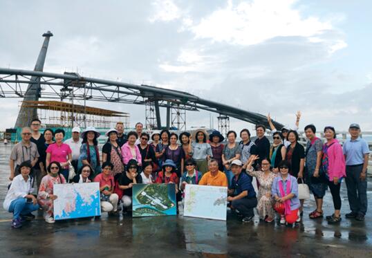 ���L�F�ɆT���^����Ĵ�򹤵�