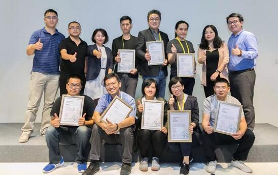 兩岸創(chuàng)客團隊合影 兩岸創(chuàng)客團隊合影