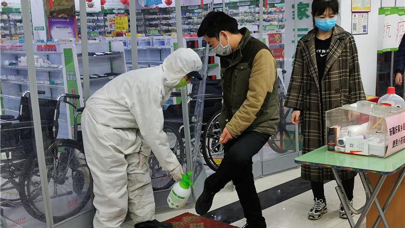 兵團十三師紅星二場召開全面復工復產(chǎn)就業(yè)推介會