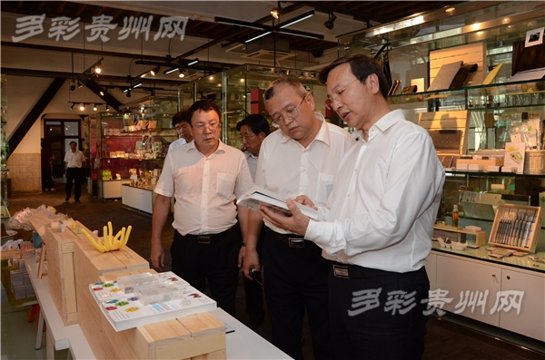 ���L�Fһ�п��섓(chu��ng)��@��(n��i)չʾ���Ą�(chu��ng)��Ʒ