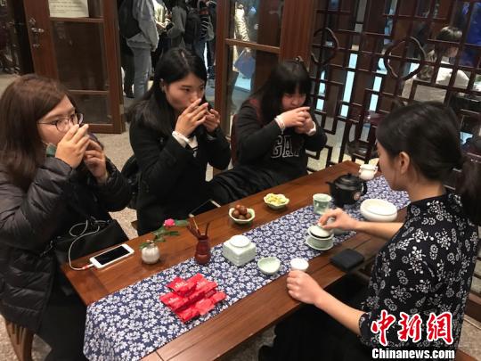 �_����У�W(xu��)�����㽭���A�_������֮�ã������r����Ϥ