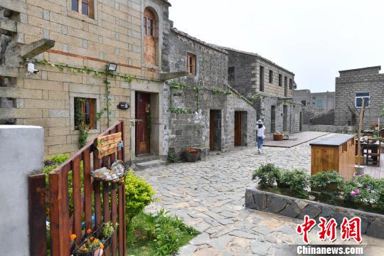 �ɞ�ƽ̶����һ������Ƭ�ġ�ʯ�^��(hu��)����ˇ�g(sh��)���䡱��Ҳ�ɞ�ɰ��Ą�(chu��ng)������ƽ�_(t��i)�������_(t��i)��ˇ�g(sh��)�ҁ�(l��i)�ˌ����`�����M(j��n)�н�����(chu��ng)��������ο�Ҳ������(l��i)���w�(y��n)�_(t��i)���Ą�(chu��ng)�ľ����c�������A (t��ng)���cʯ�^�Ĺ��¡������� �z