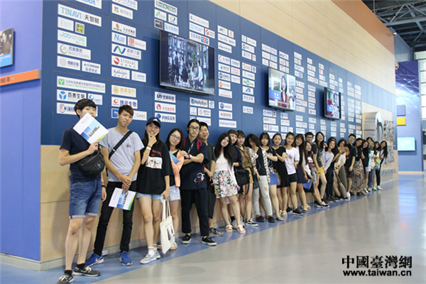 �ɰ�����W(xu��)�����������P(gu��n)�����������(chu��ng)��ʾ���^(q��)չʾ���ĺ�Ӱ