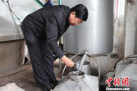 �_�����A�ƅf(xi��)����F���ӱ���ˮ�ϰ׸ɼ��F���^����