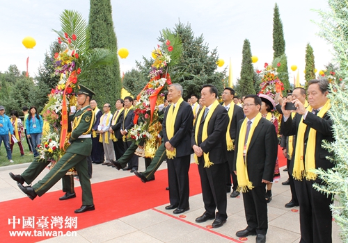 敬獻(xiàn)花籃 敬獻(xiàn)花籃