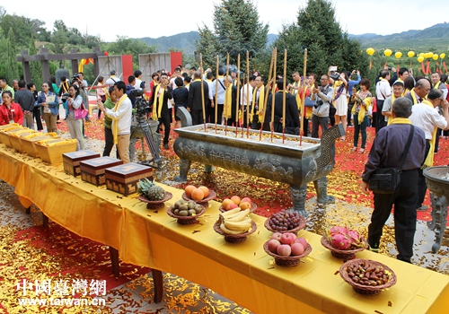 祭拜現(xiàn)場 祭拜現(xiàn)場