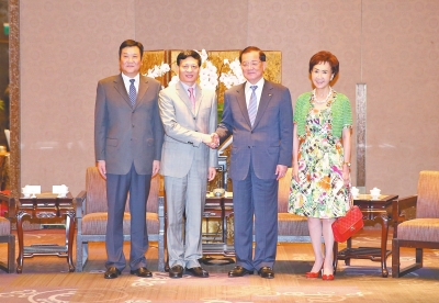 謝伏瞻率團底臺 連戰(zhàn)會見謝伏瞻等參訪團一行 謝伏瞻率團底臺 連戰(zhàn)會見謝伏瞻等參訪團一行