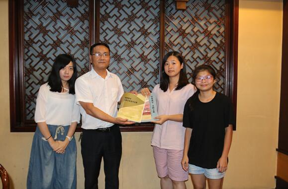 臺(tái)灣青年媒體人實(shí)創(chuàng)基地實(shí)習(xí)生到安陽(yáng)采風(fēng) 臺(tái)灣青年媒體人實(shí)創(chuàng)基地實(shí)習(xí)生到安陽(yáng)采風(fēng)