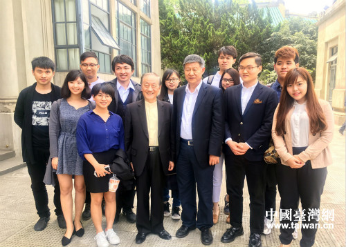 �_�����h��ϯ��Ľ��һ���c�������Մ����(zh��n)�vʷ