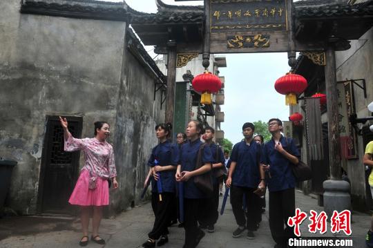 �ɰ�������ͥ��Ů���^�齭���̳�������С�� �z