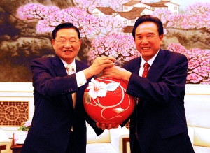 �������磬�����������L�������򺣅f(xi��)�����L�����ٛ��һ�������Ļ�ƿ����(d��ng)������֕�Ҋ�˺������������F(tu��n)һ�������� �z