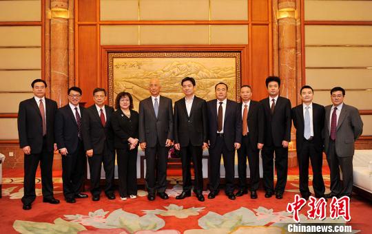 �Ĵ���ʡ�L(zh��ng)��(hu��)Ҋ(ji��n)�_(t��i)����һ�̘I(y��)�y�ж����L(zh��ng)�̑c��һ��