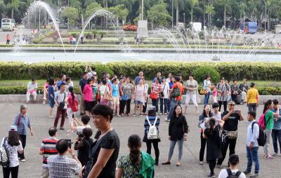 ����ο͵����T���R������2015����ɡ���غ���