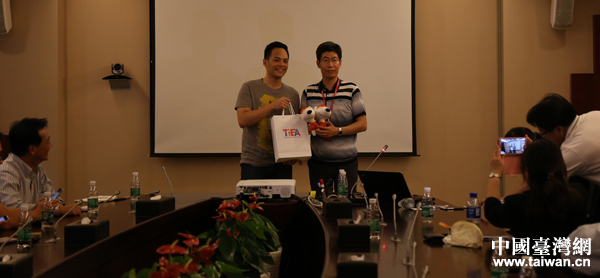 臺灣互聯(lián)網(wǎng)業(yè)者參訪大陸電商龍頭企業(yè)京東商城