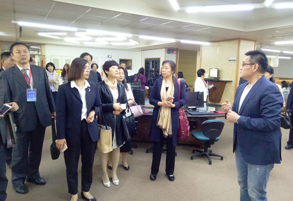 �D���B���_(t��i)����Уͬ�l(f��)չ�������Ļ��zӰչ���Ļ���W(xu��)�_Ļ