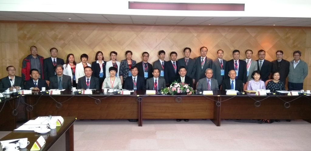 �D���B���_(t��i)����Уͬ�l(f��)չ�������Ļ��zӰչ���Ļ���W(xu��)�_Ļ