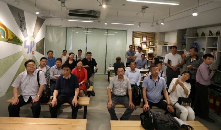 淄博市政協(xié)副主席徐培棟率文創(chuàng)考察團(tuán)赴臺(tái)交流成果豐碩 淄博市政協(xié)副主席徐培棟率文創(chuàng)考察團(tuán)赴臺(tái)交流成果豐碩