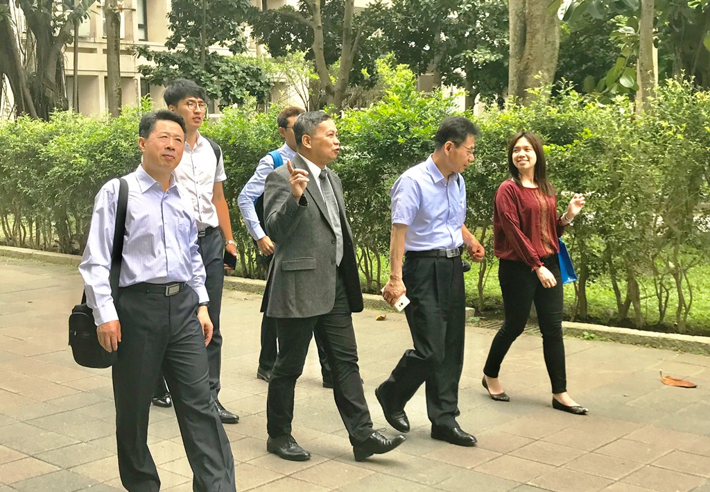 ��(j��)�ϴ�W(xu��)�M�F(tu��n)���_(t��i)����У�M(j��n)�ЌW(xu��)�ƽ��O(sh��)���ӽ���