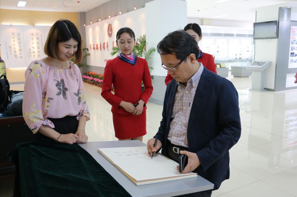 �_(t��i)���|����W(xu��)���AԴ���ڵ�ɽ�|Ů�ӌW(xu��)Ժ���W(xu��)�g(sh��)��(b��o)��