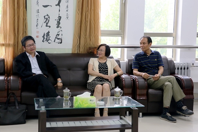 臺(tái)灣義守大學(xué)副校長(zhǎng)李樑堅(jiān)博士到山東女子學(xué)院作創(chuàng)業(yè)報(bào)告 臺(tái)灣義守大學(xué)副校長(zhǎng)李樑堅(jiān)博士到山東女子學(xué)院作創(chuàng)業(yè)報(bào)告