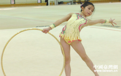 訓(xùn)練中的臺北體操小運動員 訓(xùn)練中的臺北體操小運動員